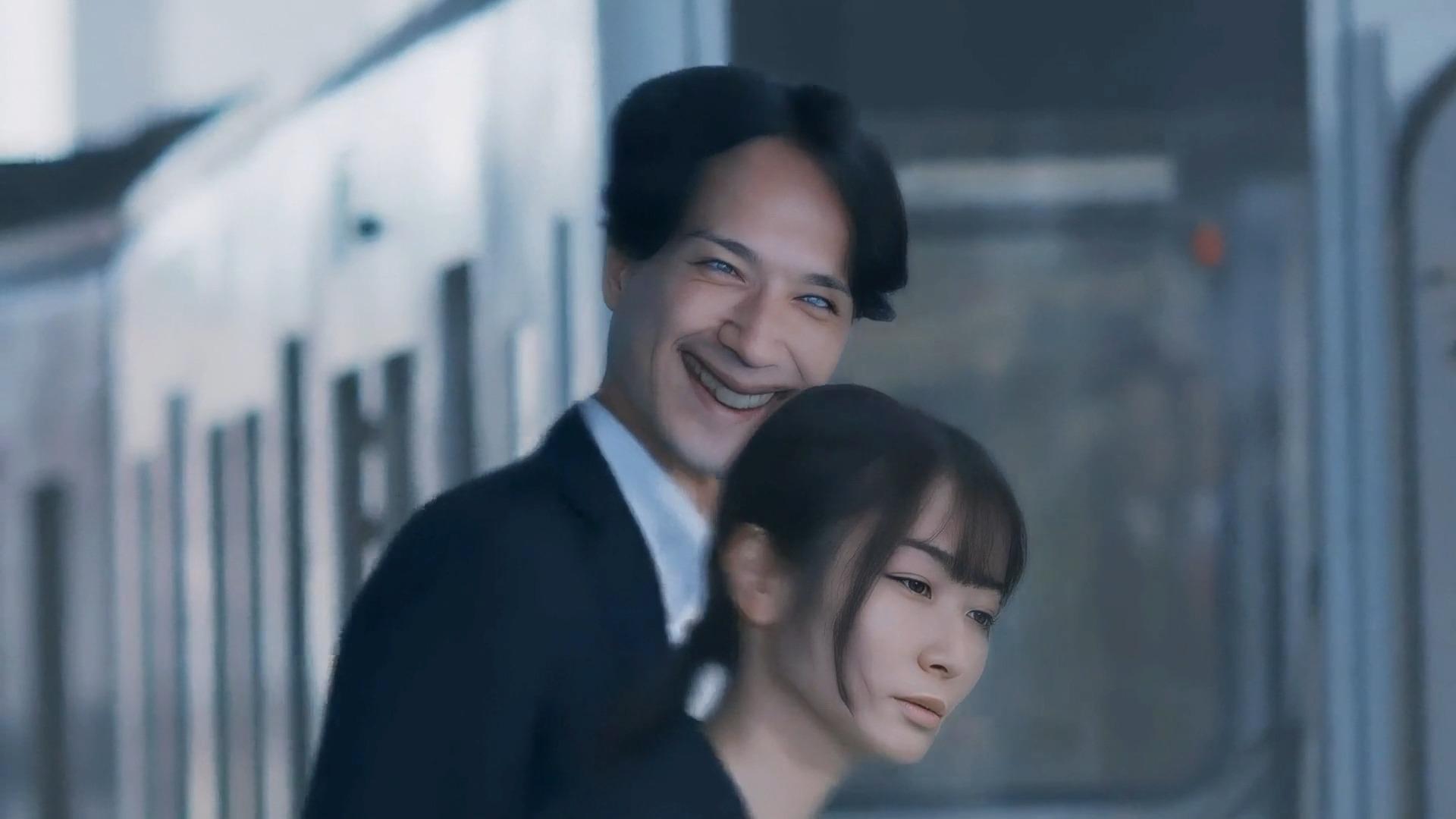 恐怖慎入微笑的男人