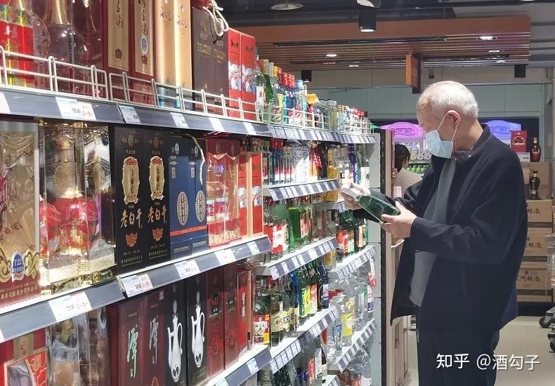 国庆送酒有讲究，切莫乱送惹人烦！时至今日，务必牢记“这3点” - 知乎