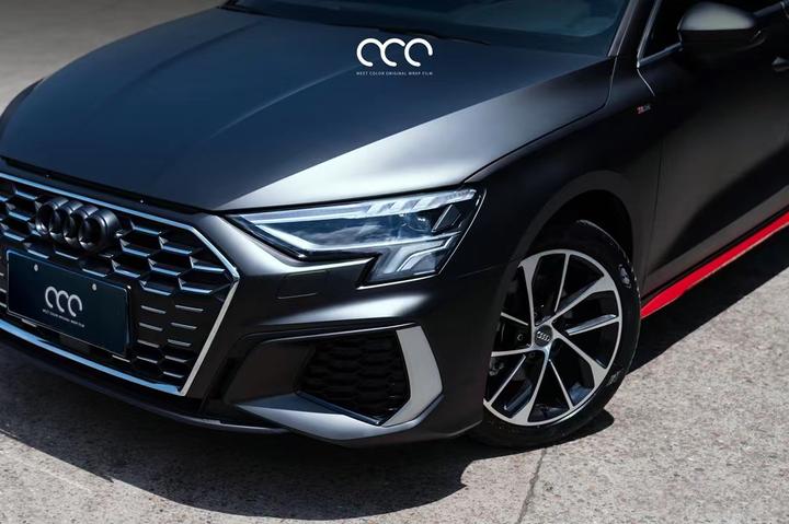 奥迪a3漫彩改色膜亚面重金属黑,黑武士霸气登场