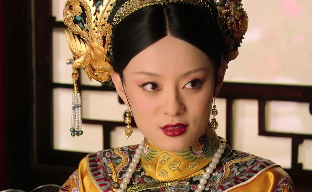 《甄嬛传》中有哪件服装或头饰是最戳你的?