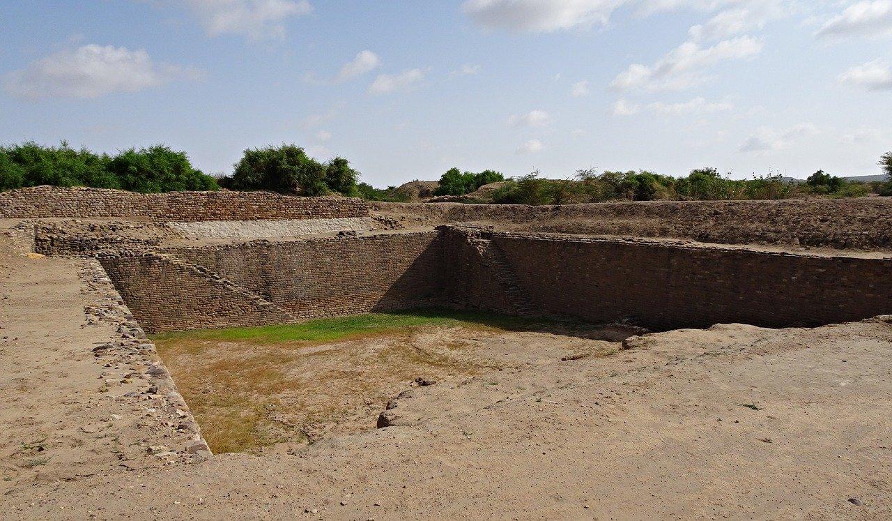 4. 水下施工隔离