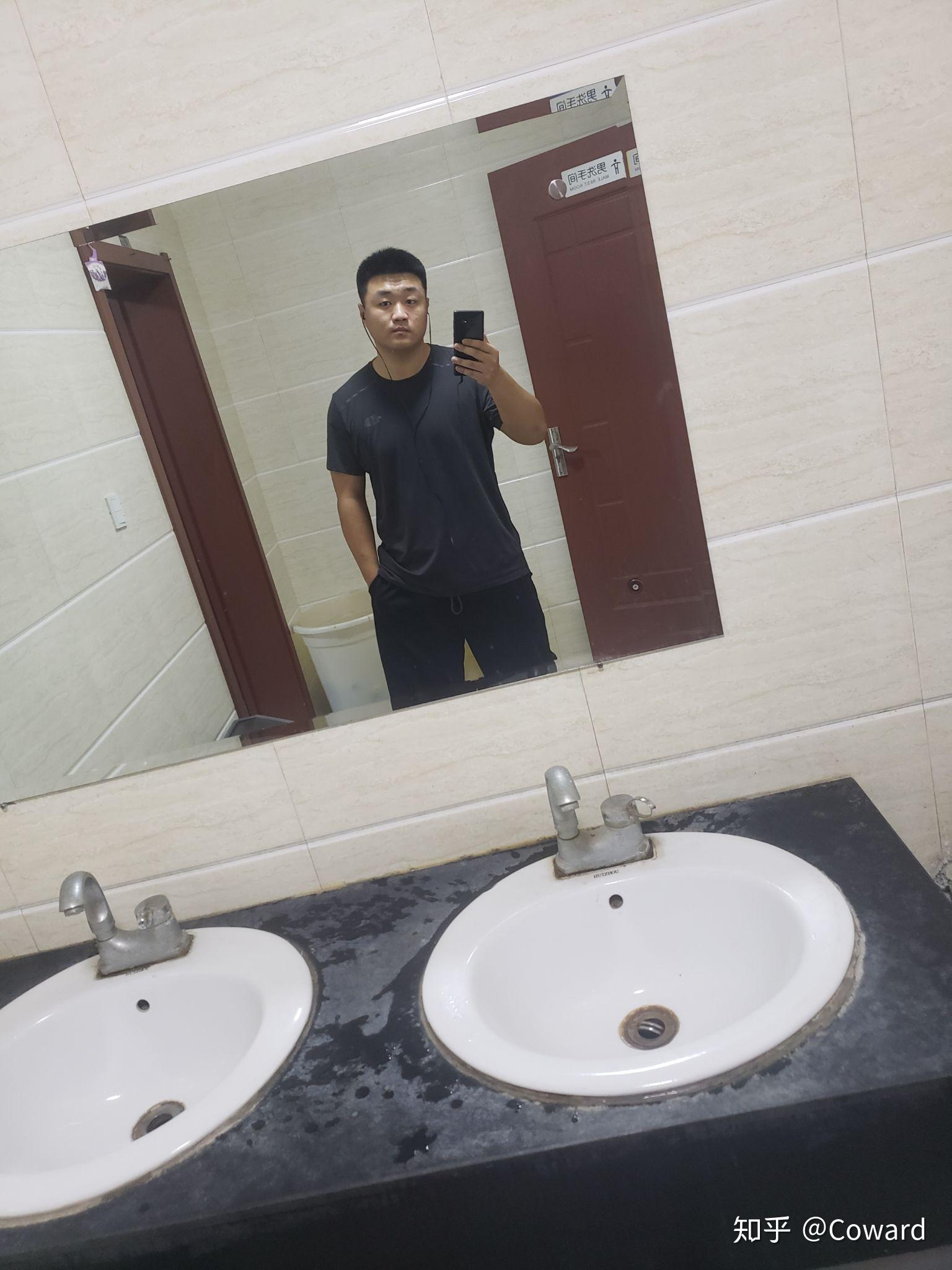 180cm,220斤的男生大概是什么模样? - 知乎