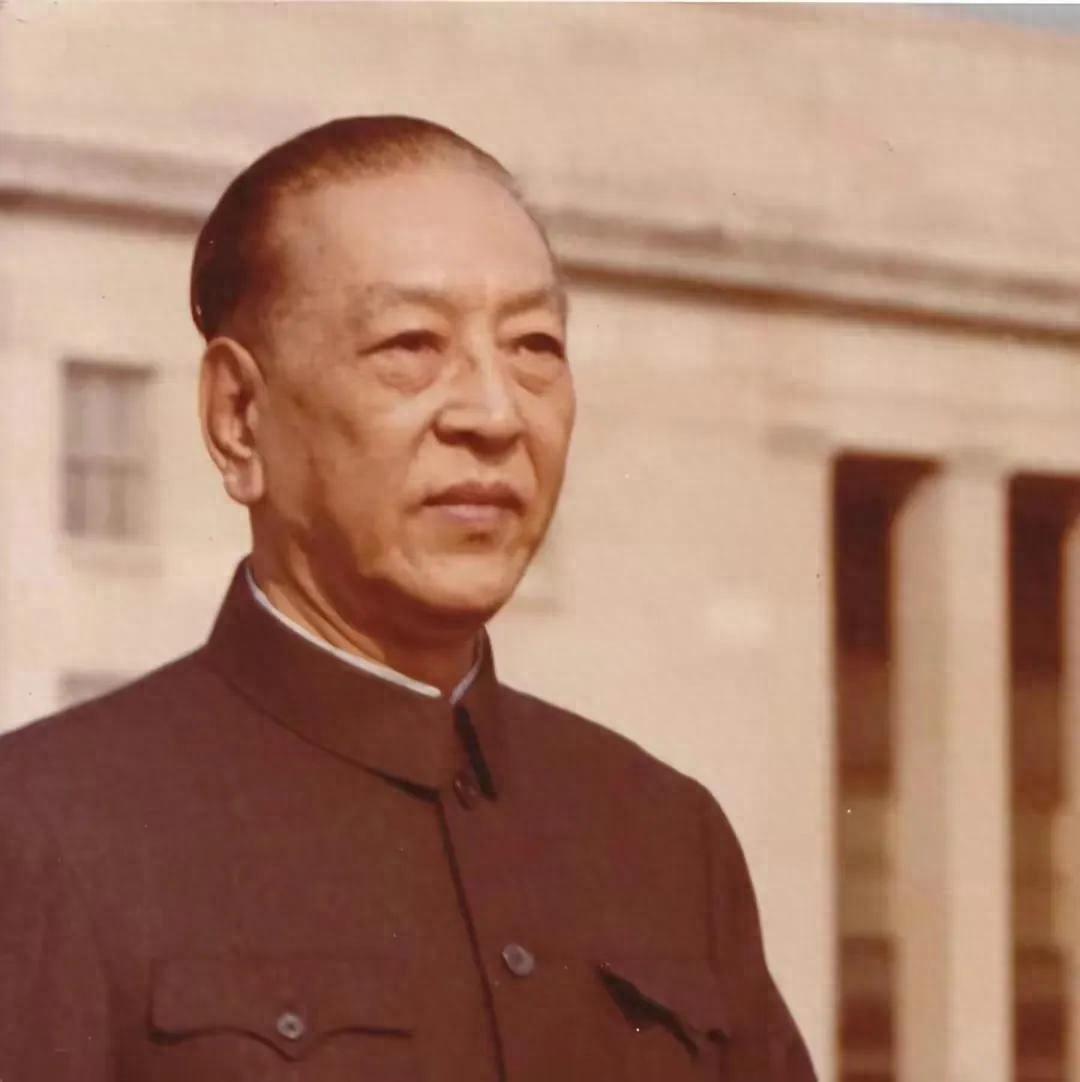 1974年,耿飚压力太大想辞去部长,周总理鼓励:人家整你,你不要死 - 知乎