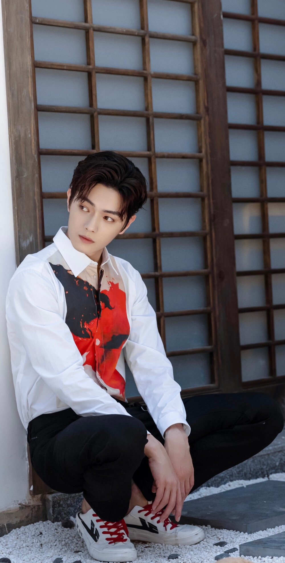 能不能发几张许凯的照片当壁纸的那种最近特别迷他