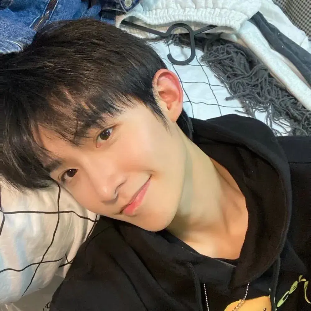 有没有好看的男生头像分享? - 知乎