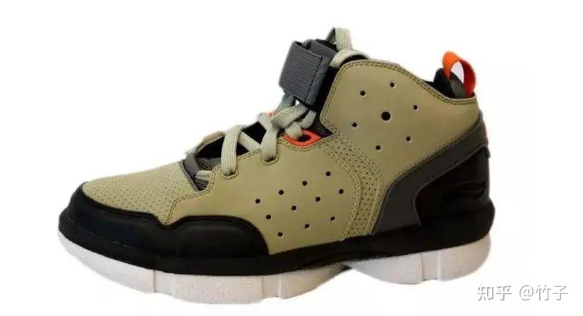 可不可以请各位推荐适合打后卫的防侧翻性能好的篮球鞋身高165体重120