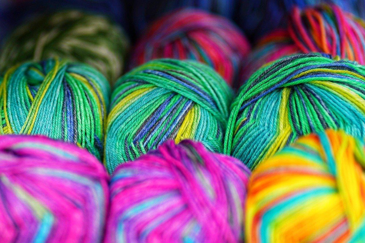 2. 毛线钩针围巾