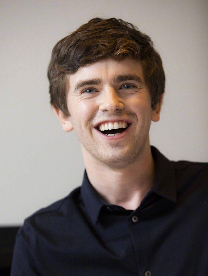 有没有弗莱迪海默小天使笑颜的照片咧