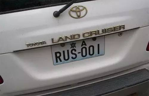 感觉中国蓝底白字的车牌很丑是纯粹因为美学还是受发达地区很多是白底