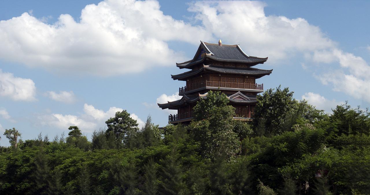 泰山顶上有什么塔