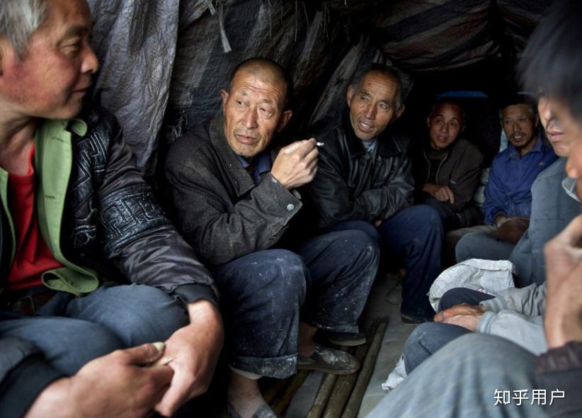 在现实生活的中国社会底层老百姓里面,大部分五十多岁的男人一般是怎