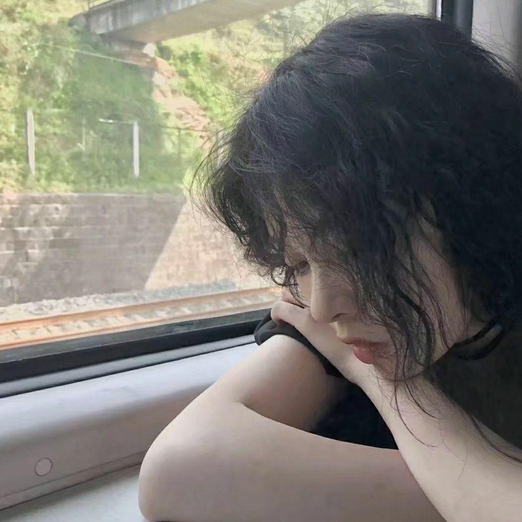 有没有类似于坐在车窗旁边的女头啊? - 知乎