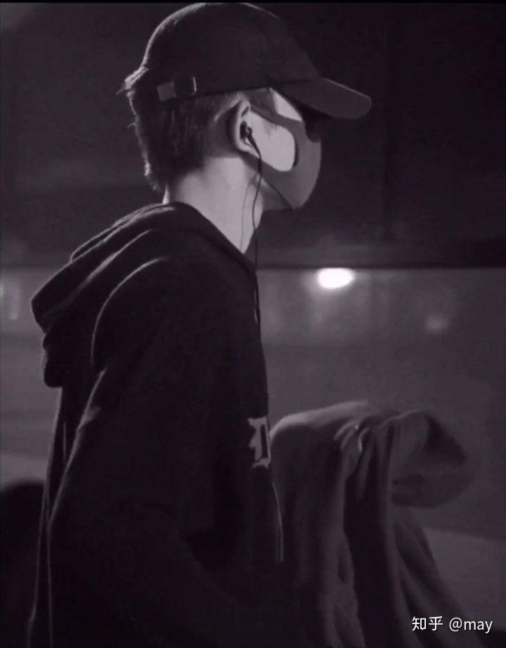 有没有易烊千玺背影图