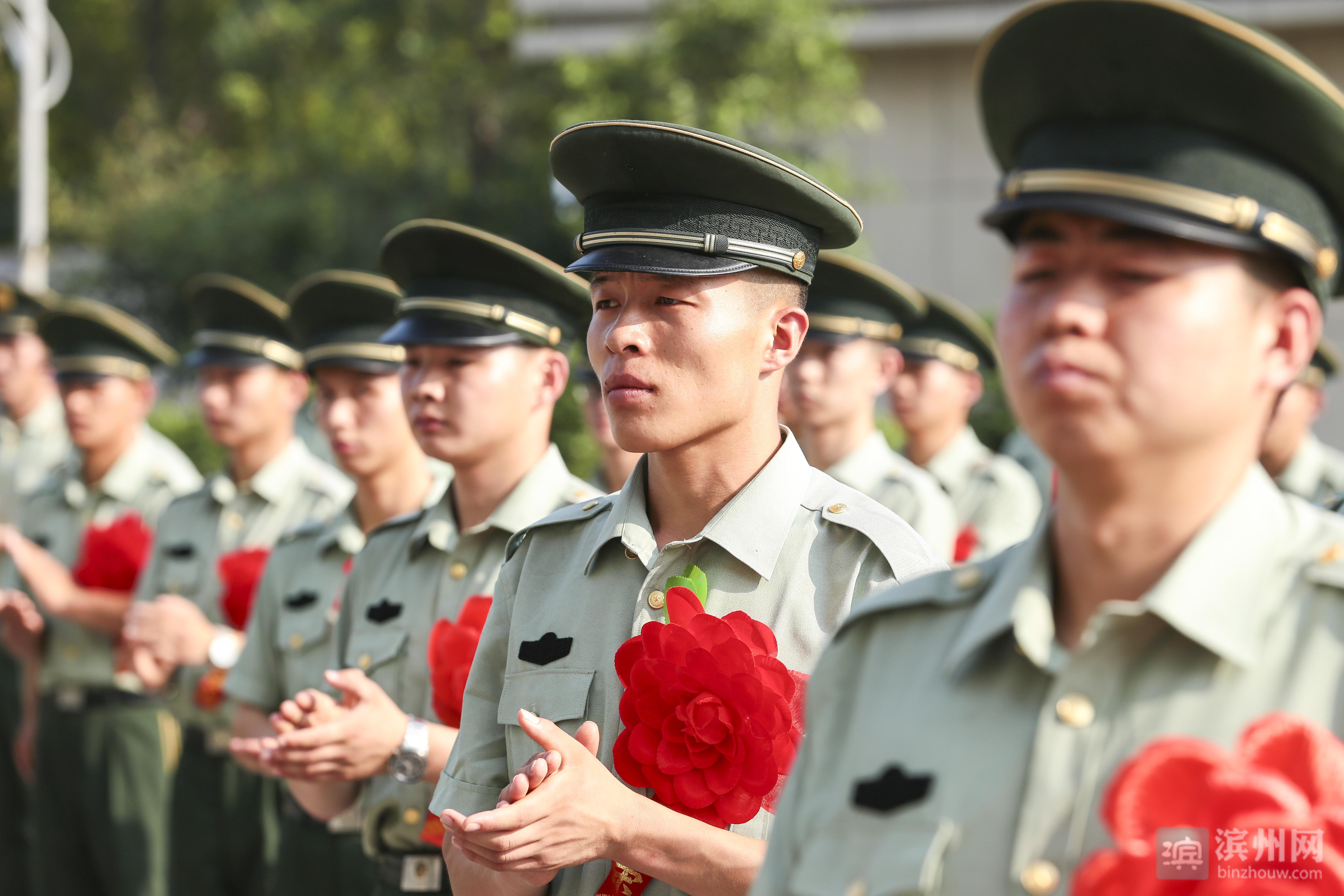 两年兵退伍没学历没技术去干点什么好或者说学点什么好