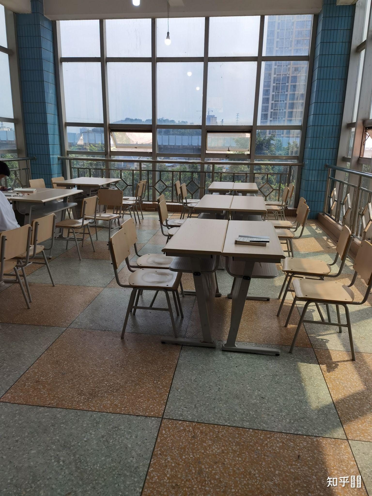 重庆财经学院食堂图片