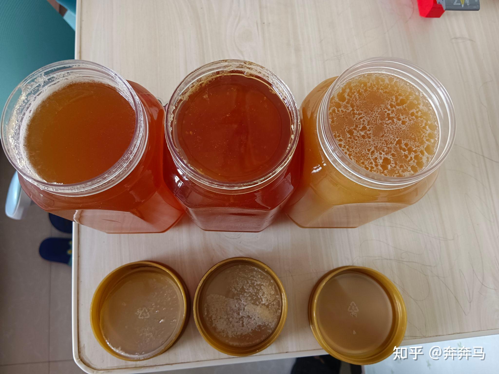 蜂蜜一半结晶一半液体还能吃吗(蜂蜜结晶一半,一半没结晶怎么解释)