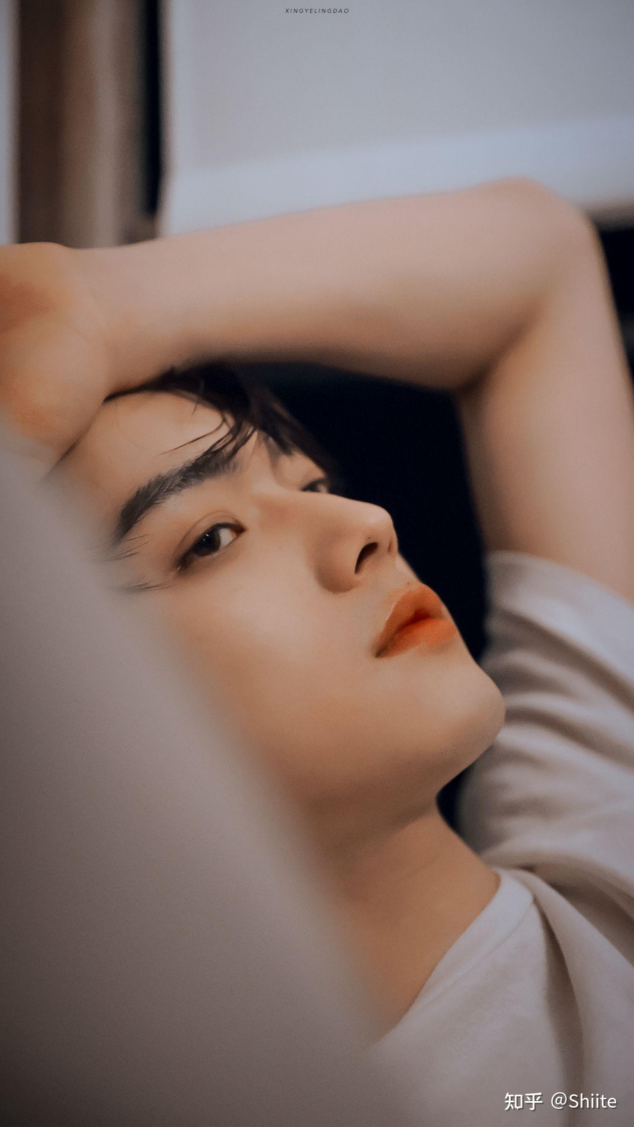 有没有许凯的氛围感帅照