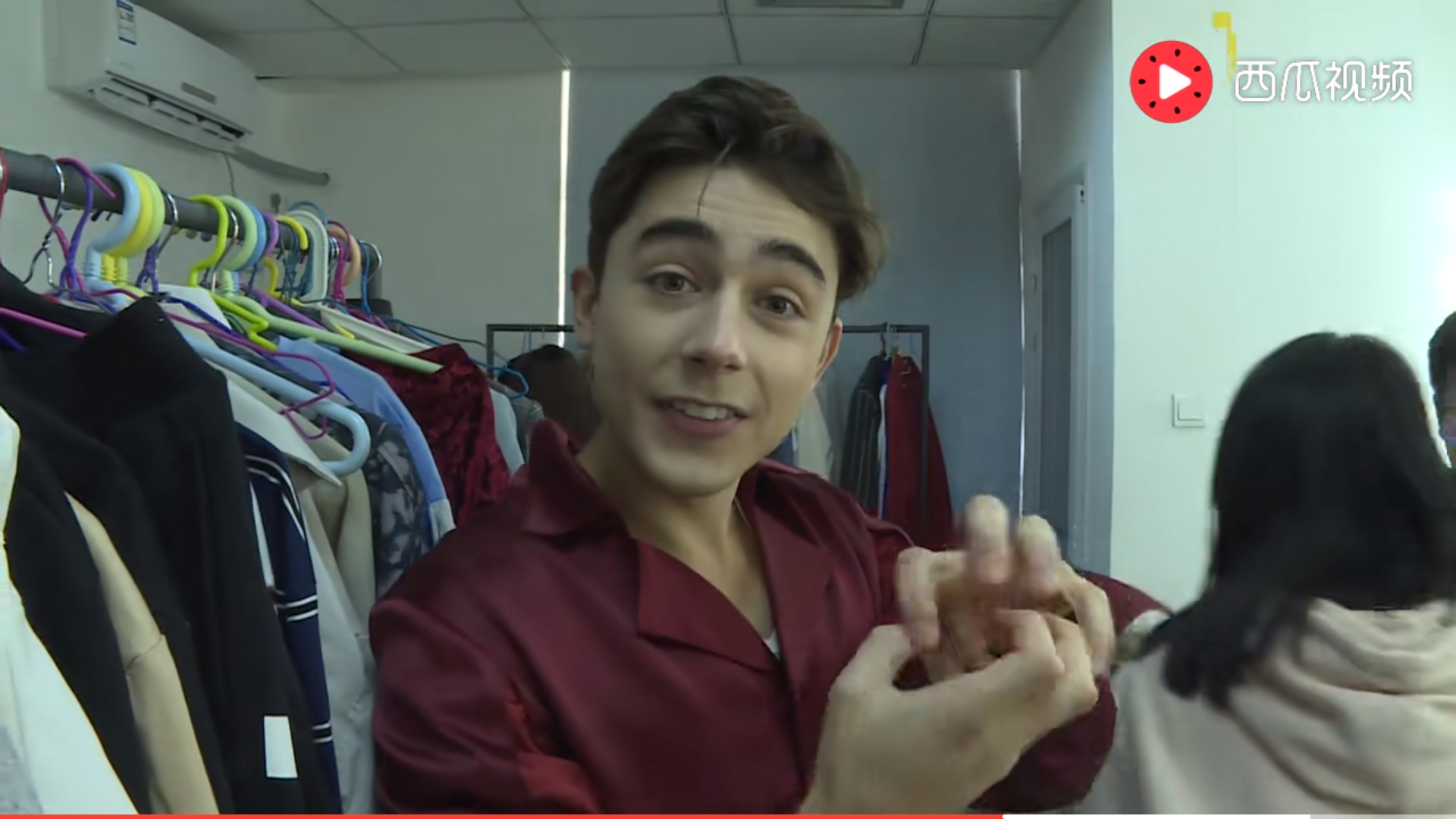 如何评价《非正式会谈》里的帅波(tastebuds 伶牙俐吃)?