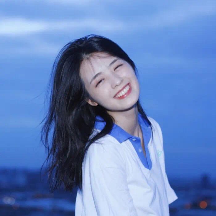 有没有那种笑的很开心的女生头像