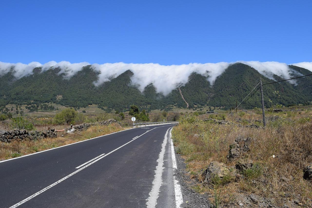 地中有山什么意思