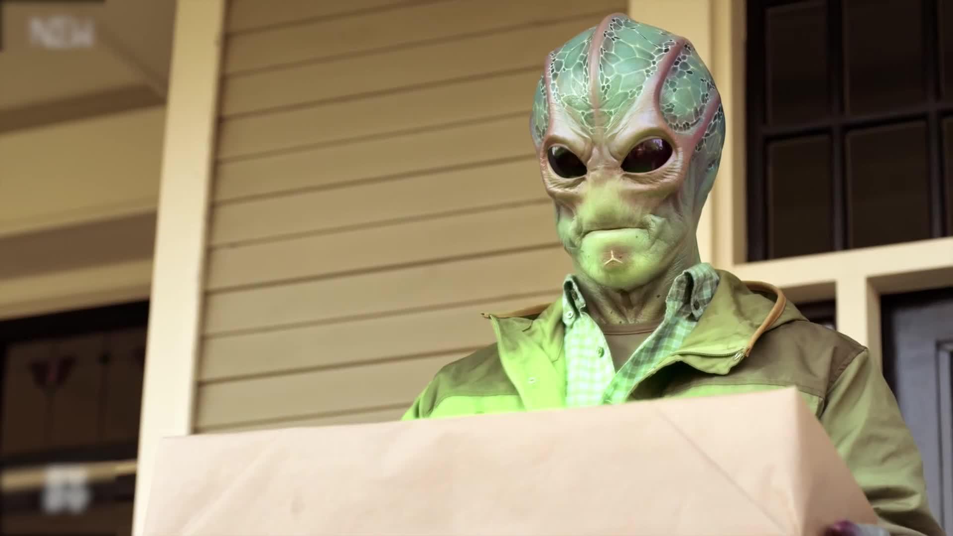 如何评价电视剧《外星居民》? - 知乎