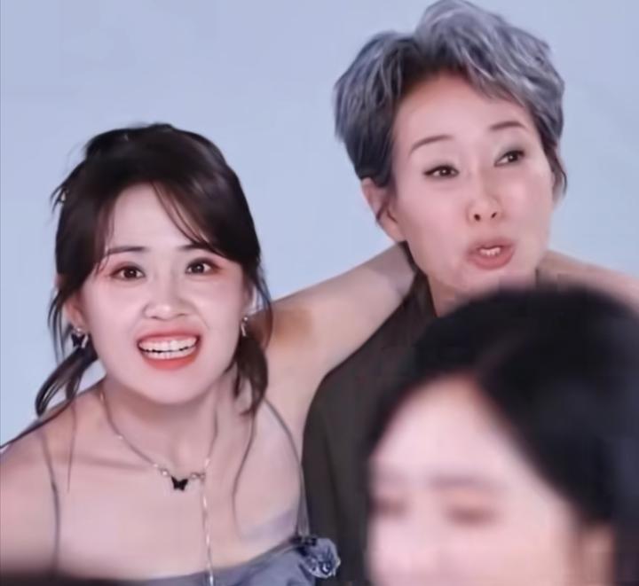 叶童怼房琪，到底是谁的人品不行？ - 知乎
