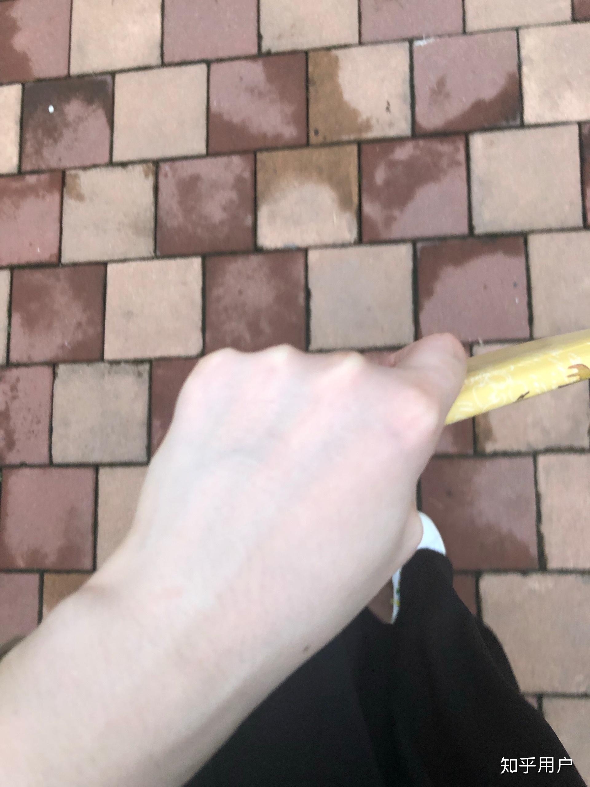 胳膊怎么变白啊