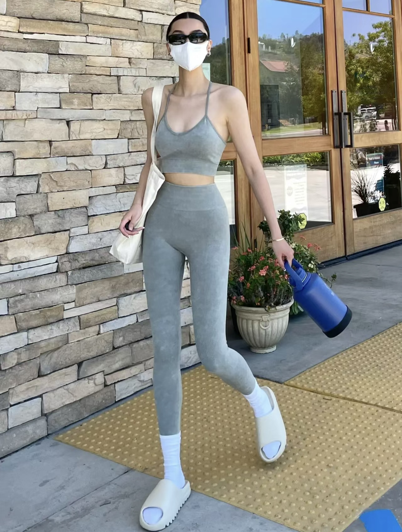 男生们相对喜欢骨架版瘦的美女还是喜欢微胖肉感的女生呢 ? - 知乎