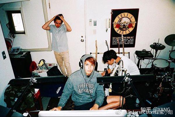 如何评价日本男团intersection