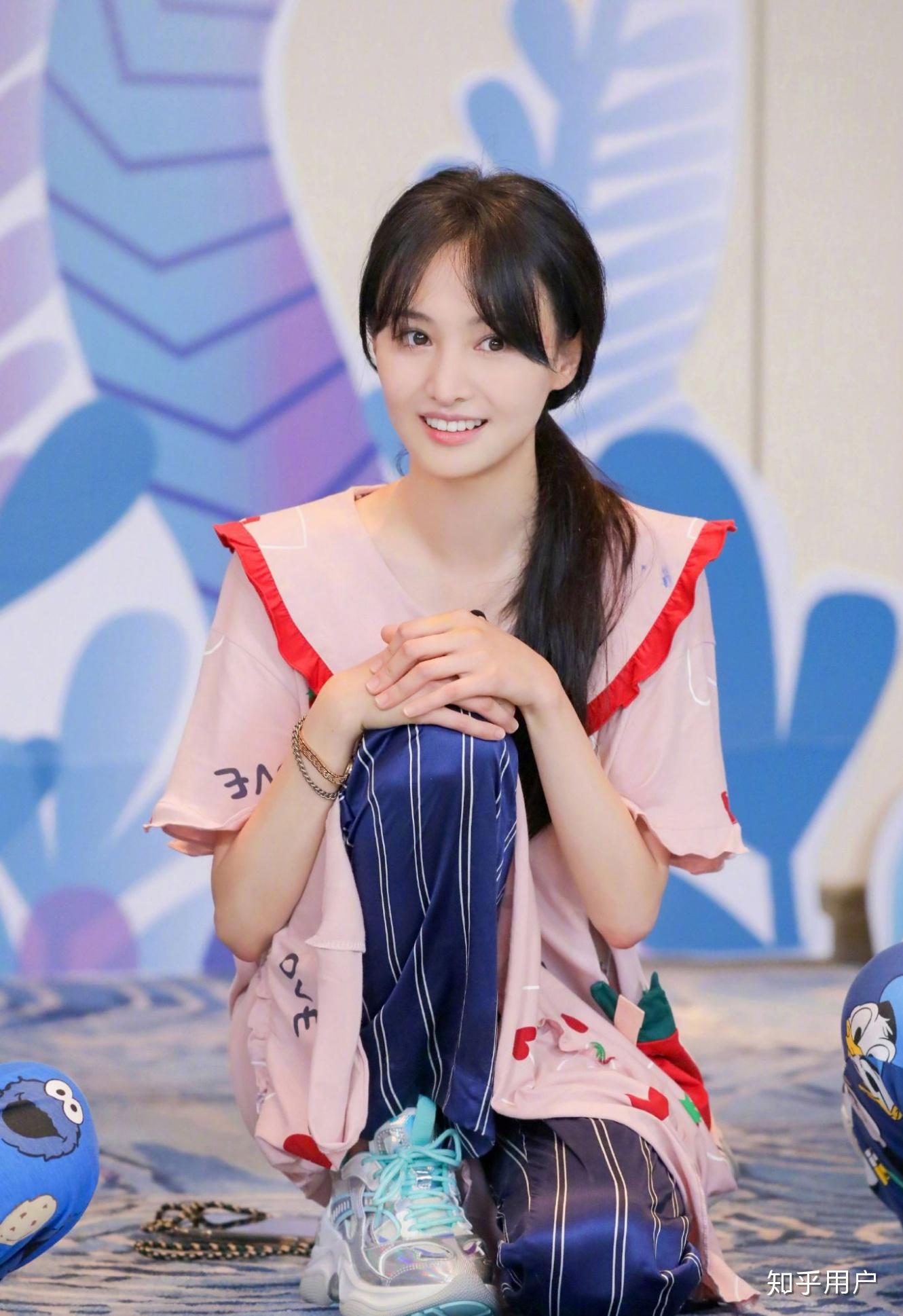 如何评价郑爽在青春环游记中的颜值