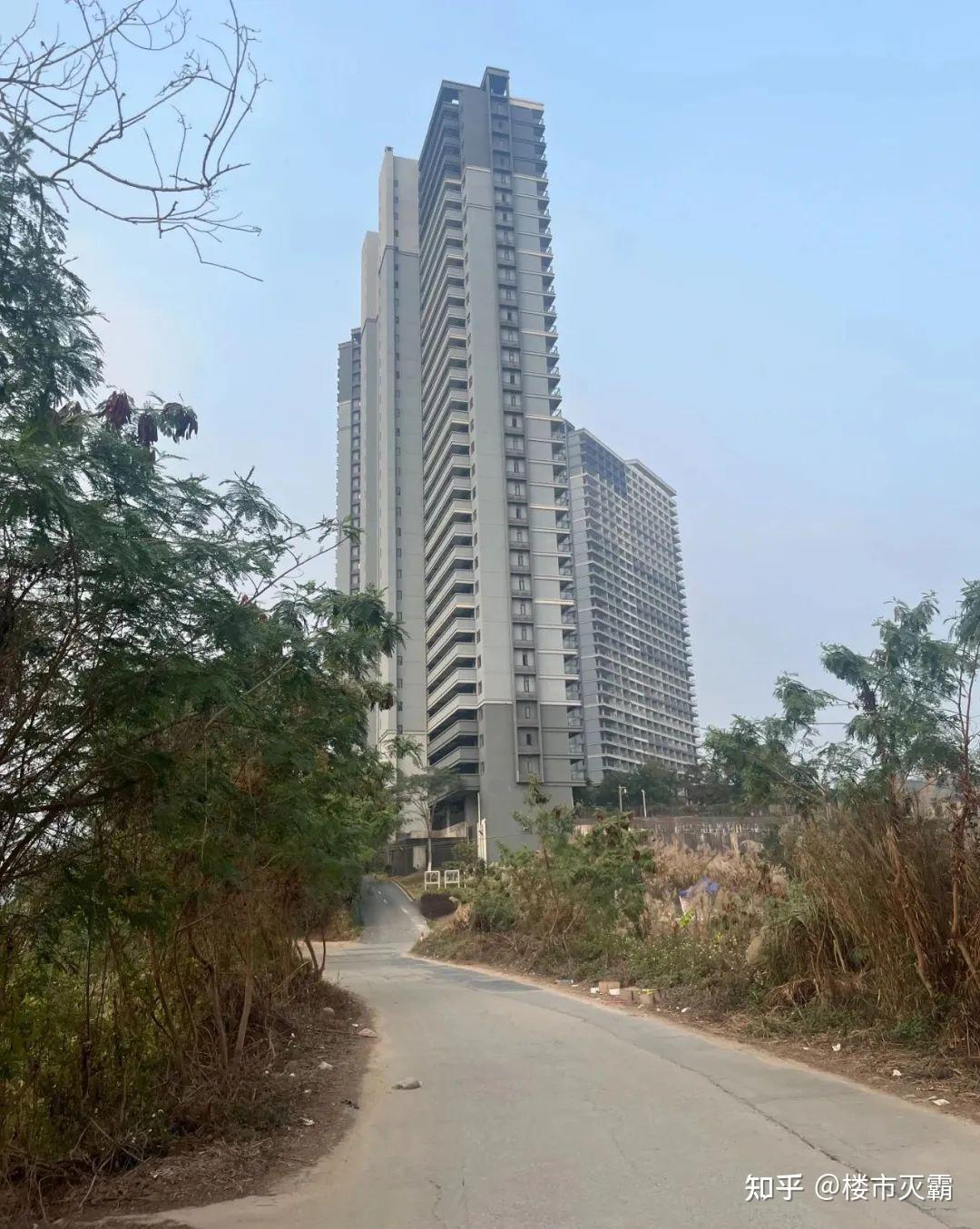 实探！佛山百栋别墅无人居住，12万就能买一套房 - 知乎