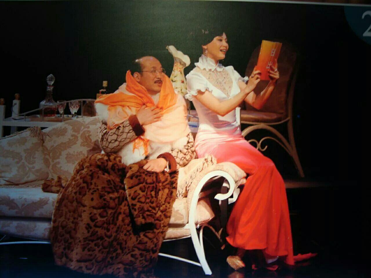 如何评价曹禺话剧日出中陈白露和小东西的人物形象