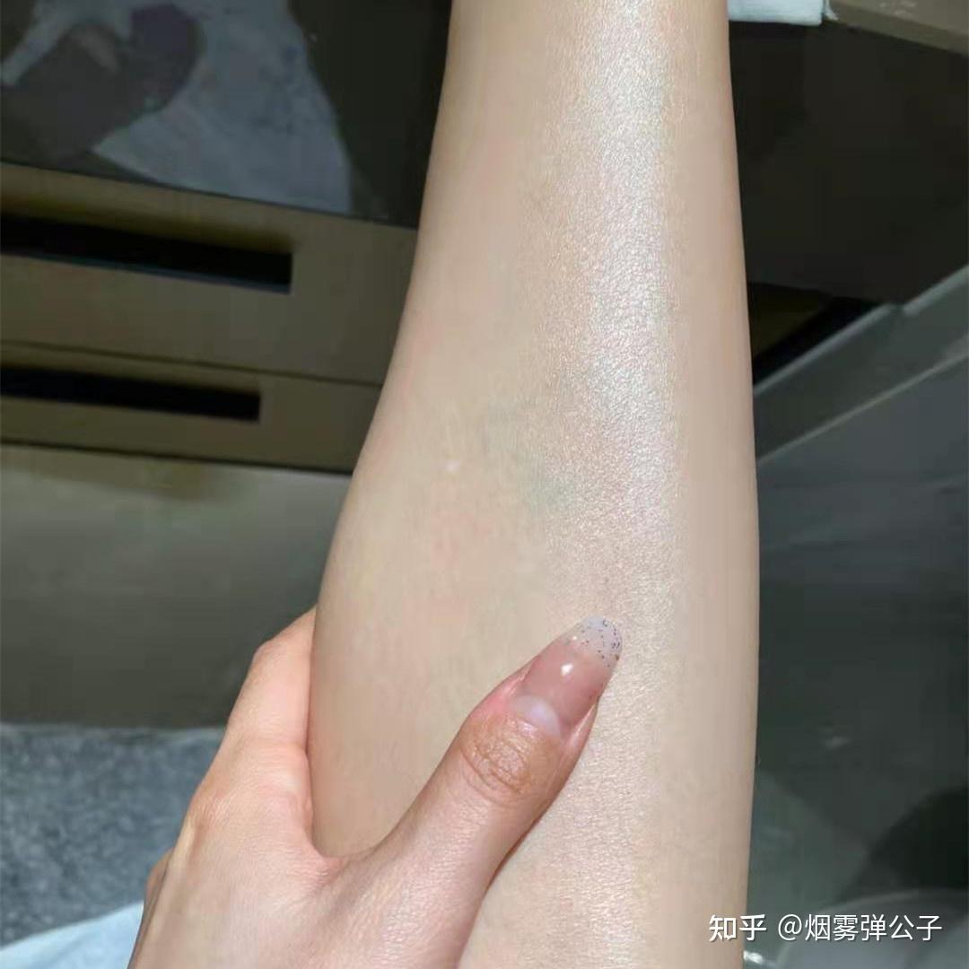坚持涂身体乳会变白变滑吗(坚持涂身体乳会变白变滑吗知乎)