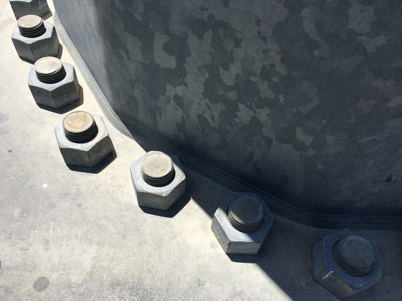 4. 铆钉材质选择