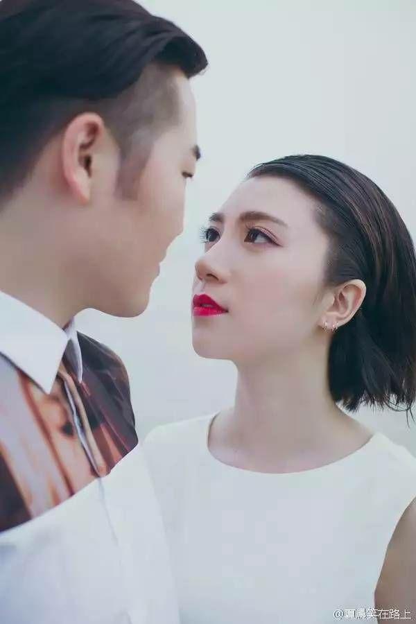 女生喜欢一个男生的时候眼神是什么样子?