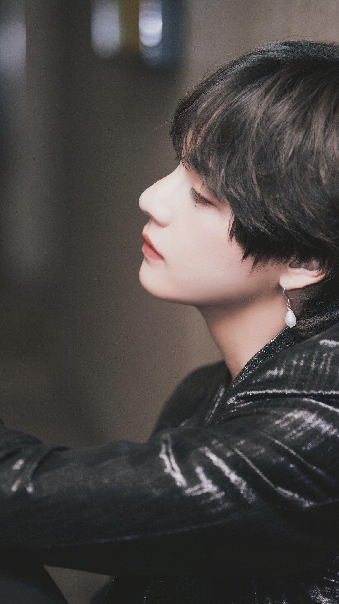 超级喜欢黑发金泰亨大家可以分享一些没有水印的图片吗收藏