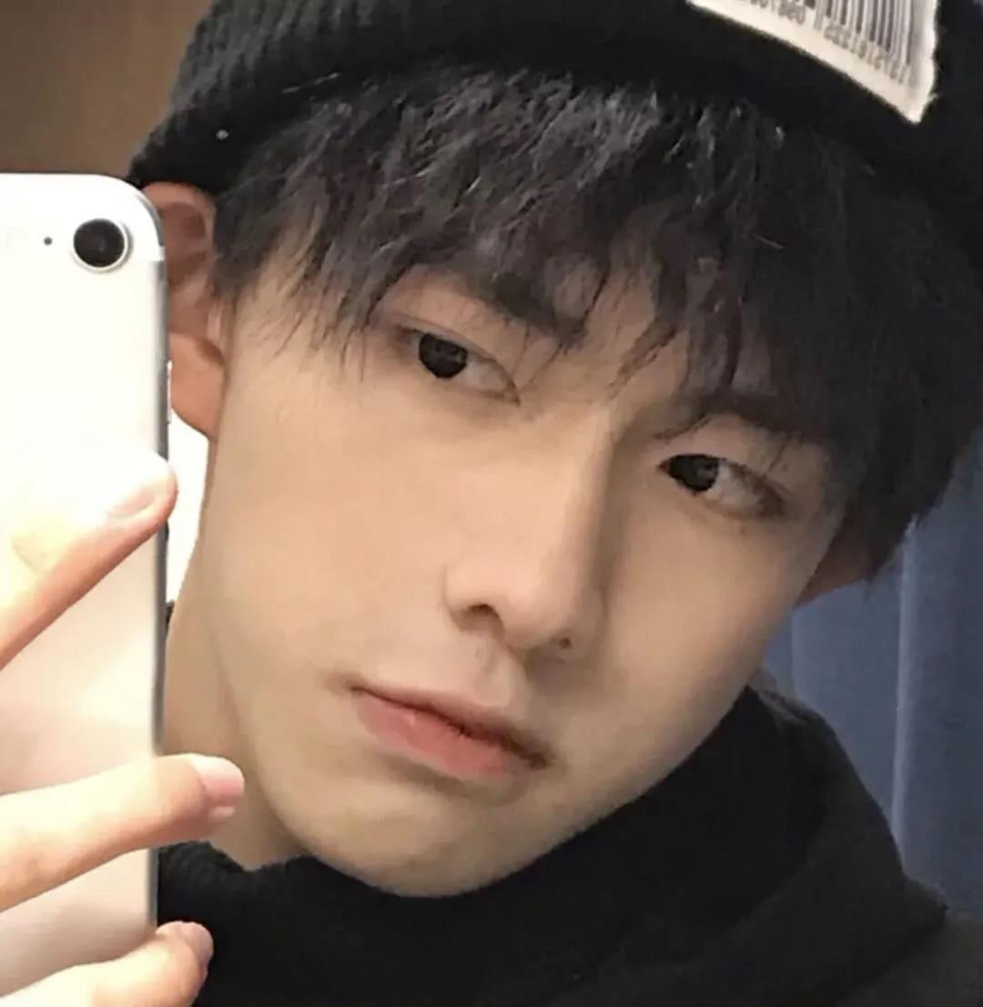 有没有清新脱俗的男头像?