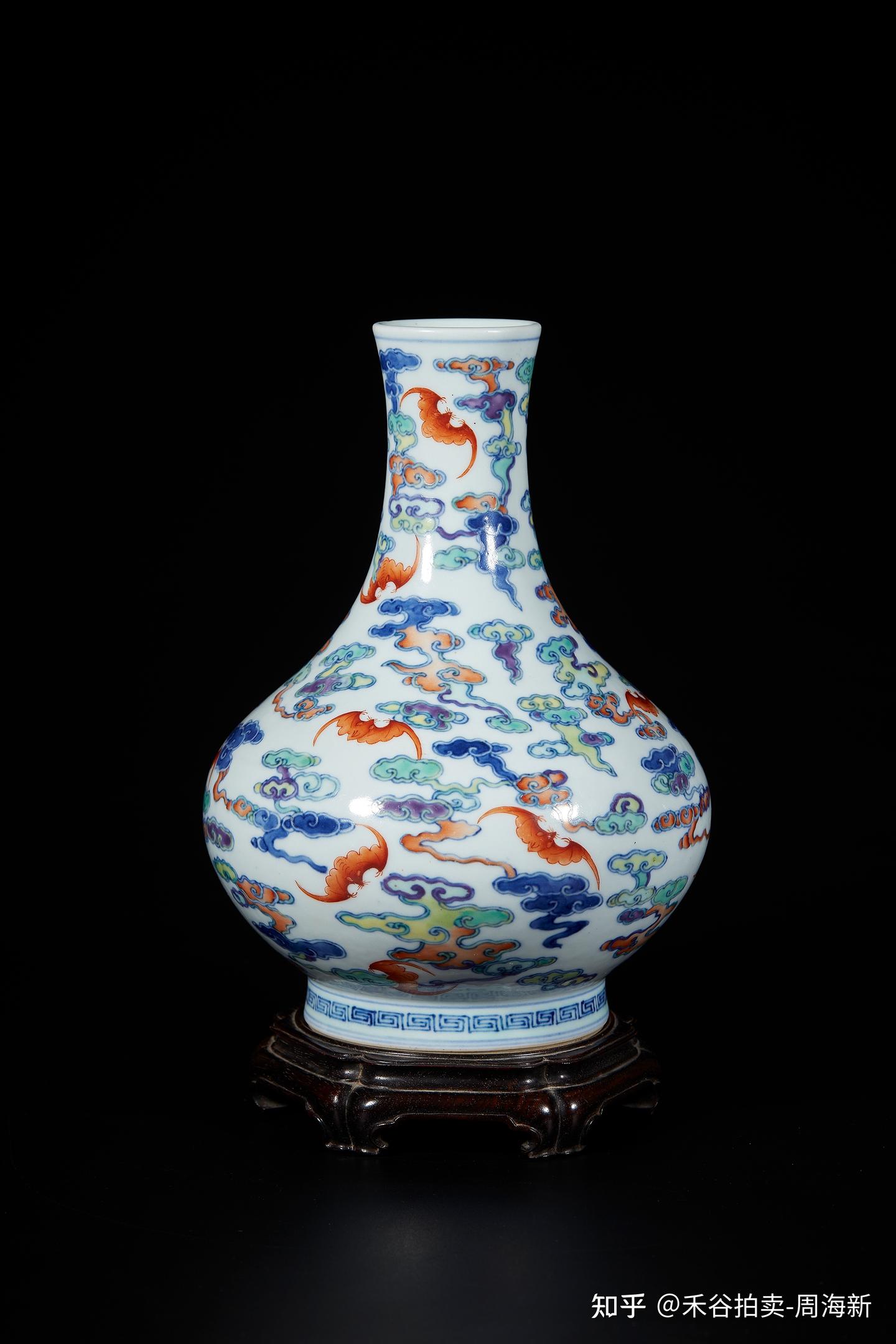 ☆時代 古美術☆NF637 清乾隆 豆青釉彫刻芭蕉花卉紋胆瓶