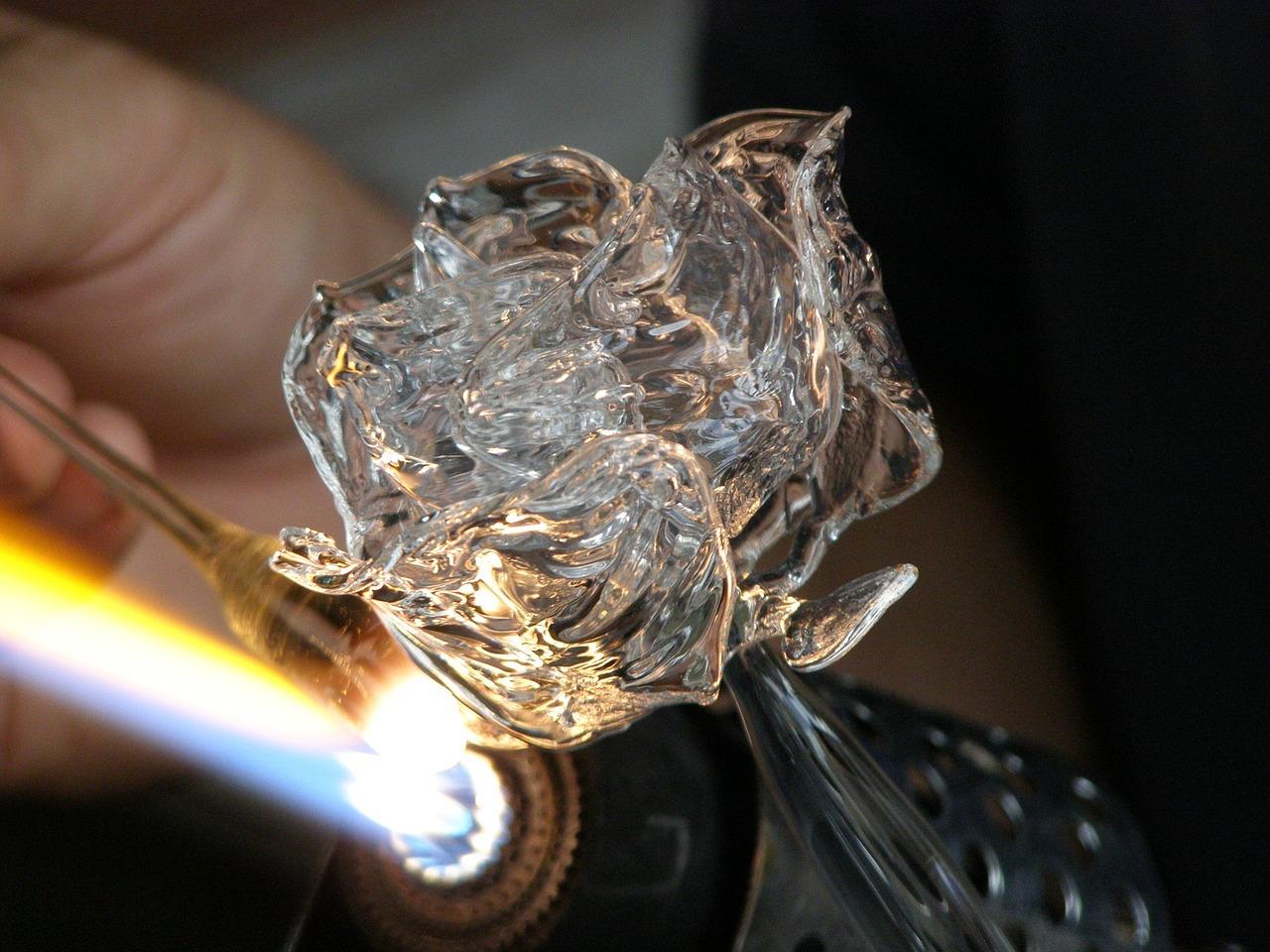 雕刻 透明的什么材质