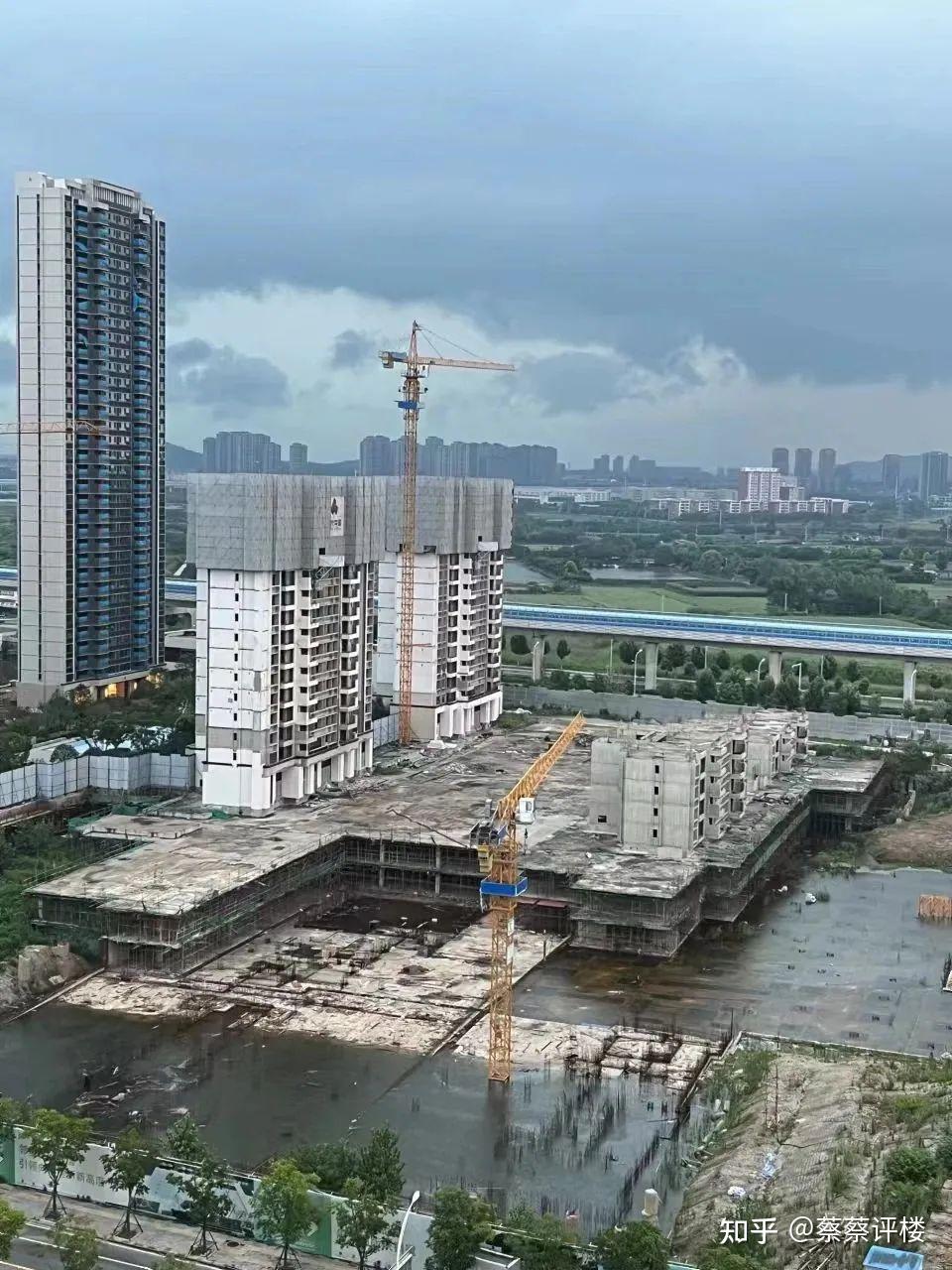 业主哭死!武汉十余个楼盘停工、延期交付,直接摆烂? - 知乎