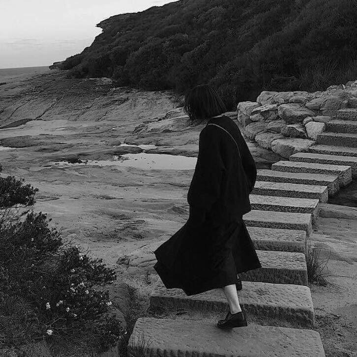 有没有一些丧丧的带着温柔的女生头像