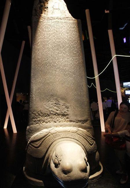 如何看待2017年七八月份蒙古国杭爱山发现班固为大破匈奴所书摩崖燕然