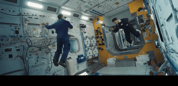 李敏镐新剧《问问星星吧》又整活,斥资500亿把恋爱谈到外太空?