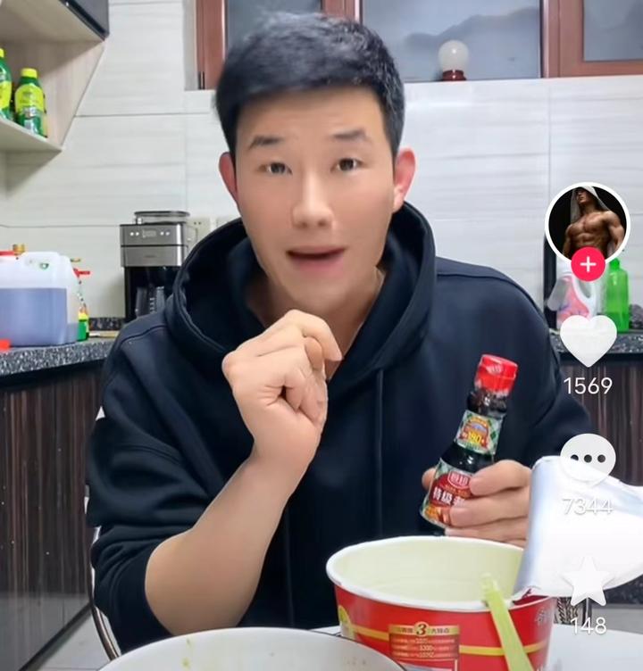嘎子直播间称8999手机只卖1999,被曝只值599,他面带笑容回应了 - 知乎