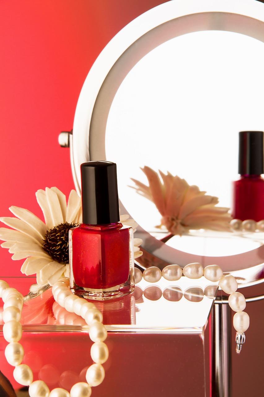 如何安装镜前灯呢