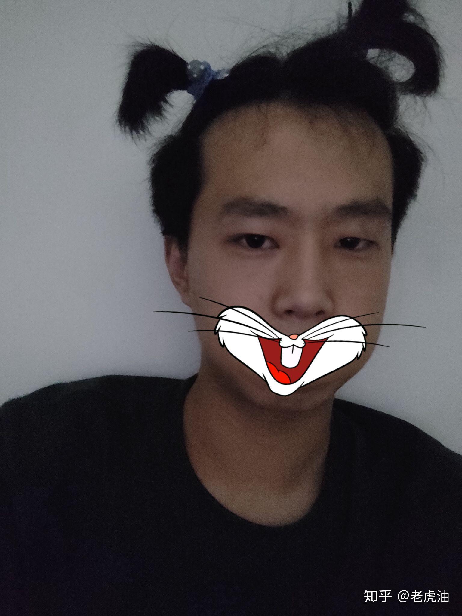 男生绑双马尾怎么绑才显得萌