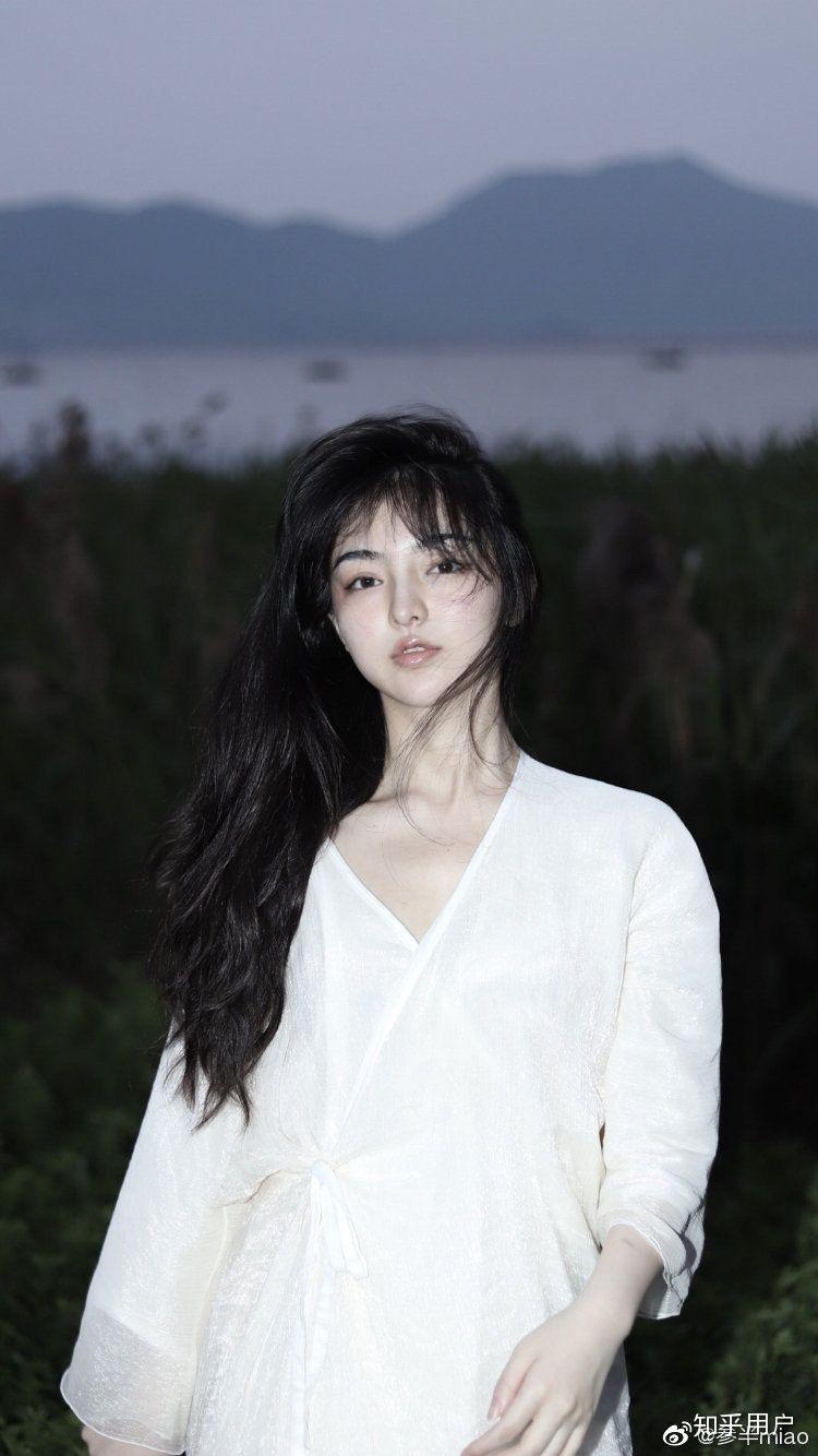 如何评价网红参半miao的脸