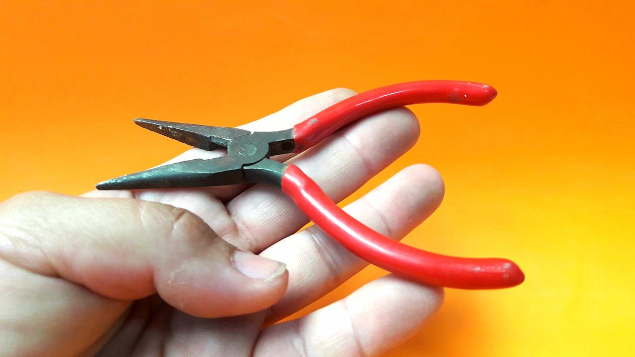 4. 专业钳子品牌