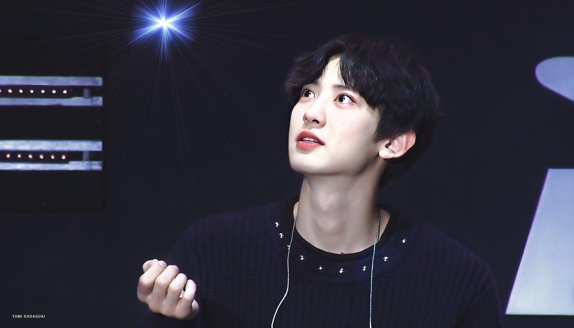 有没有exo全员或者只要朴灿烈绝帅的壁纸或者头像最好是无水印的