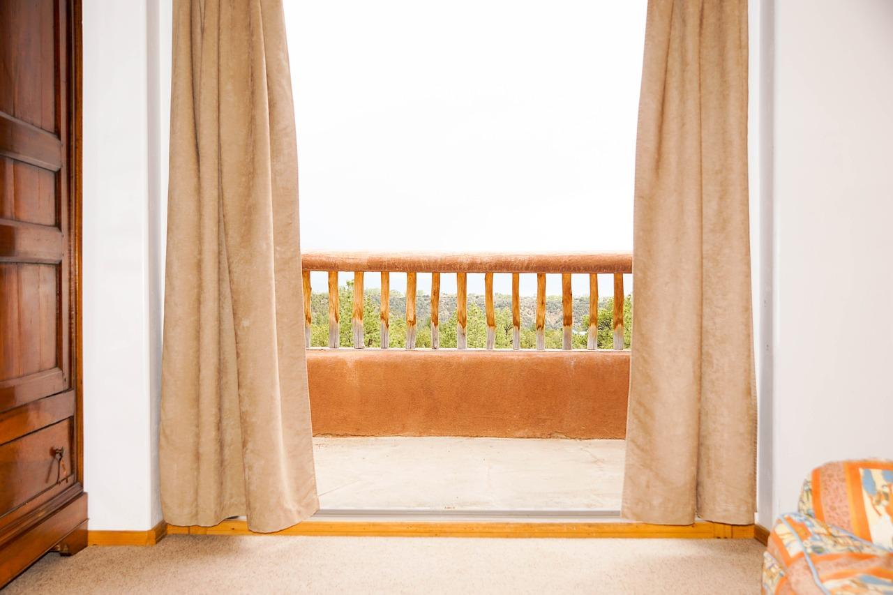 没有窗帘盒子怎么安装